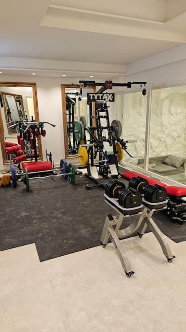 Apartment Ug Neubau - Pool, Gym, Sauna, Zweites Bad Extra Buchbar Munich